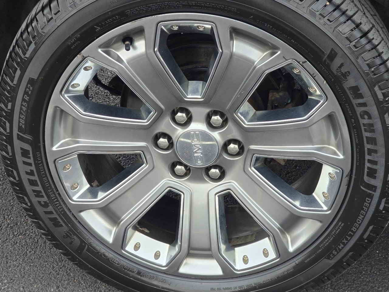 Used 2016 GMC Yukon XL Denali w/ Open Road Package image 16