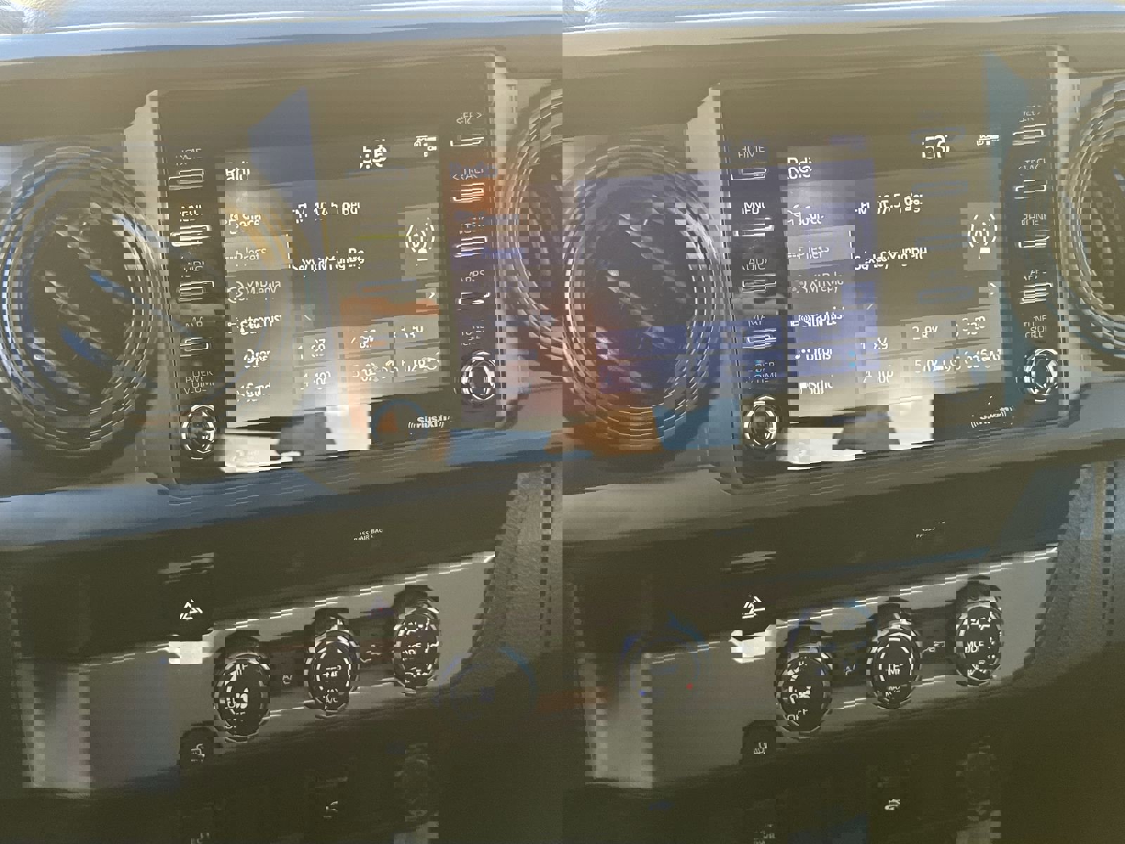 Used 2022 Toyota Tacoma SR image 25