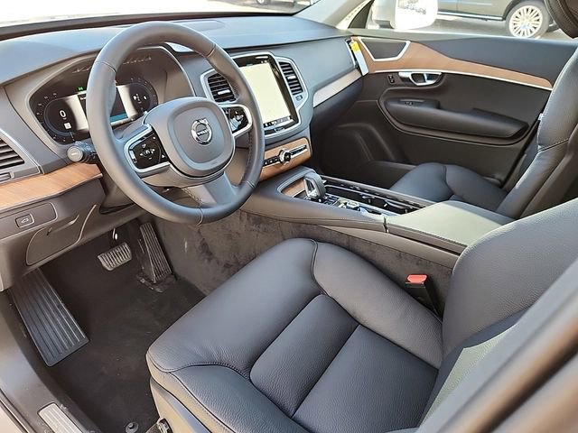 Certified 2025 Volvo XC90 B6 Core w/ Protection Package Premier image 9