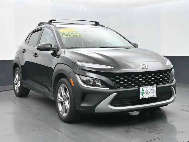 Used 2023 Hyundai Kona SEL AWD/4WD image 2