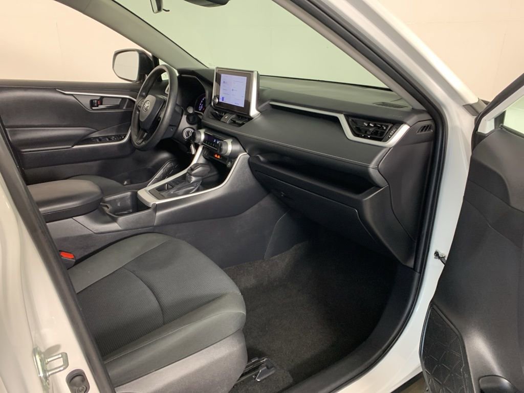 Used 2024 Toyota RAV4 LE AWD/4WD image 37