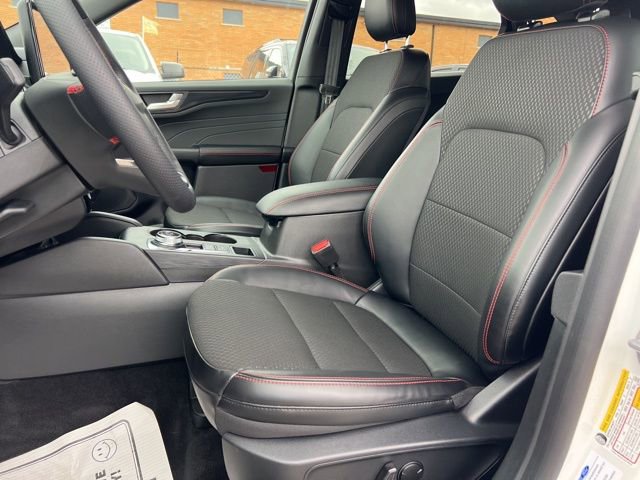 Certified 2024 Ford Escape ST-Line w/ Tech Pack #1 AWD/4WD image 18