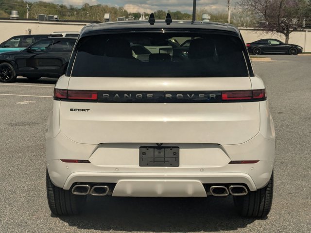 Used 2025 Land Rover Range Rover Sport Dynamic SE image 7