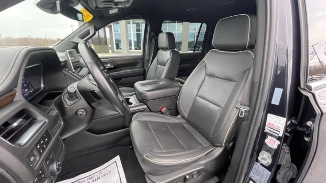 Used 2023 Chevrolet Suburban Premier image 11
