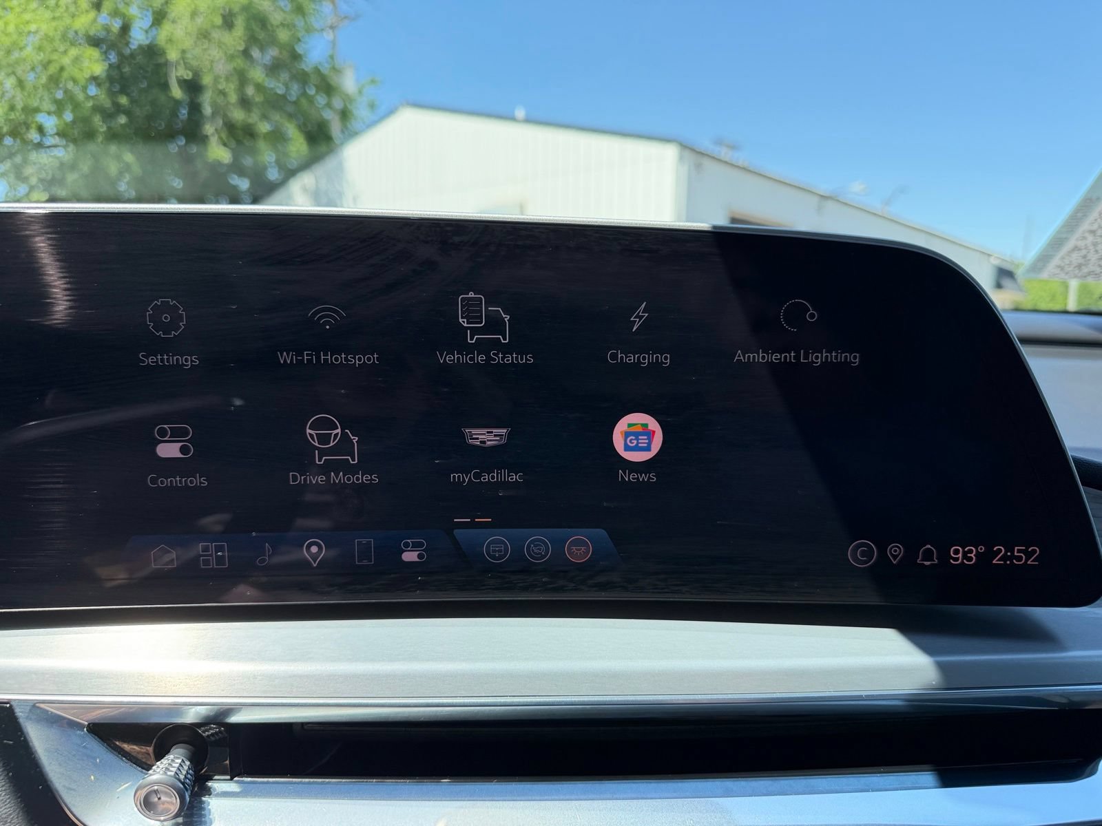 Used 2024 Cadillac Lyriq Sport AWD/4WD image 18