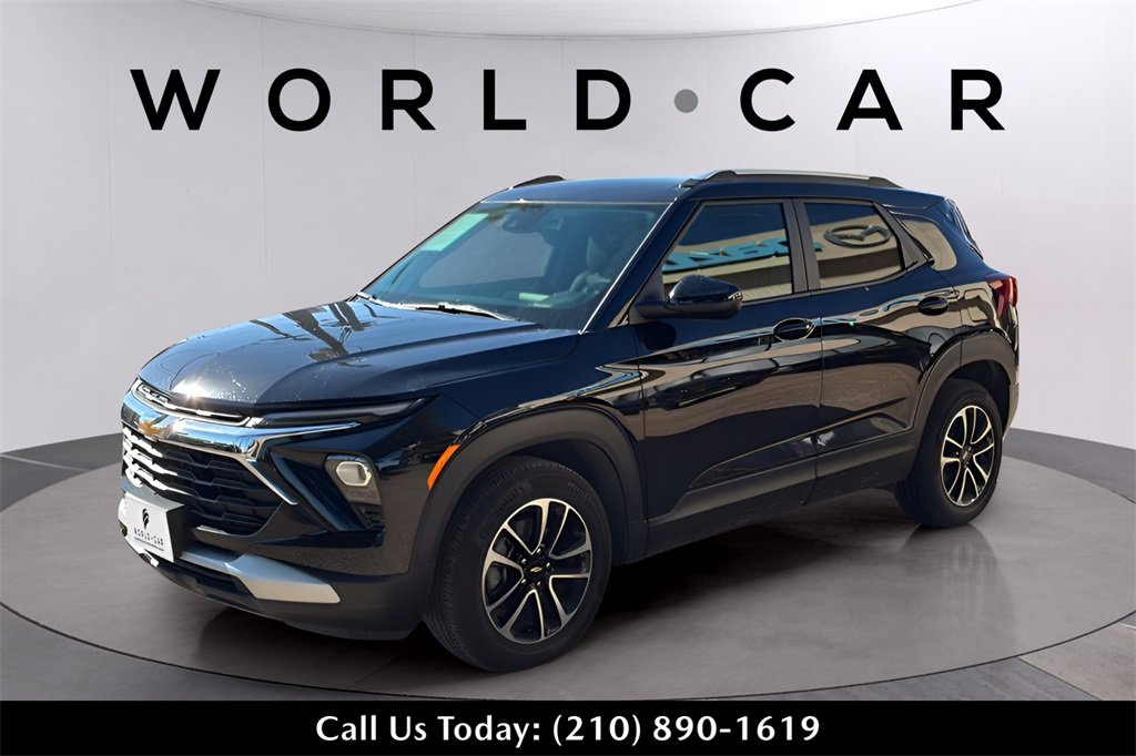 Used 2025 Chevrolet TrailBlazer LT w/ LT Cold Weather Package image 4