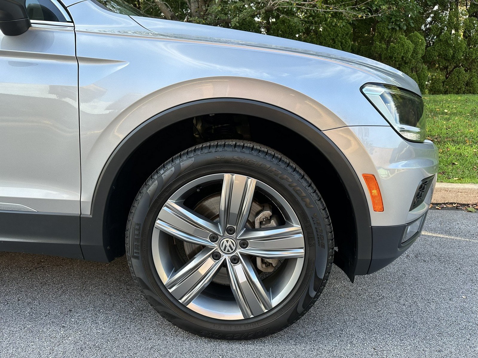 Used 2020 Volkswagen Tiguan SEL AWD/4WD image 62