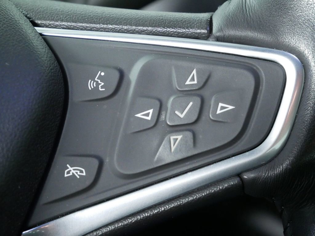 Used 2018 Chevrolet Malibu Premier w/ Driver Confidence Package image 26