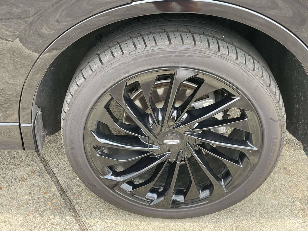 Used 2022 Lincoln Aviator Reserve w/ Equipment Group 201A AWD/4WD image 9