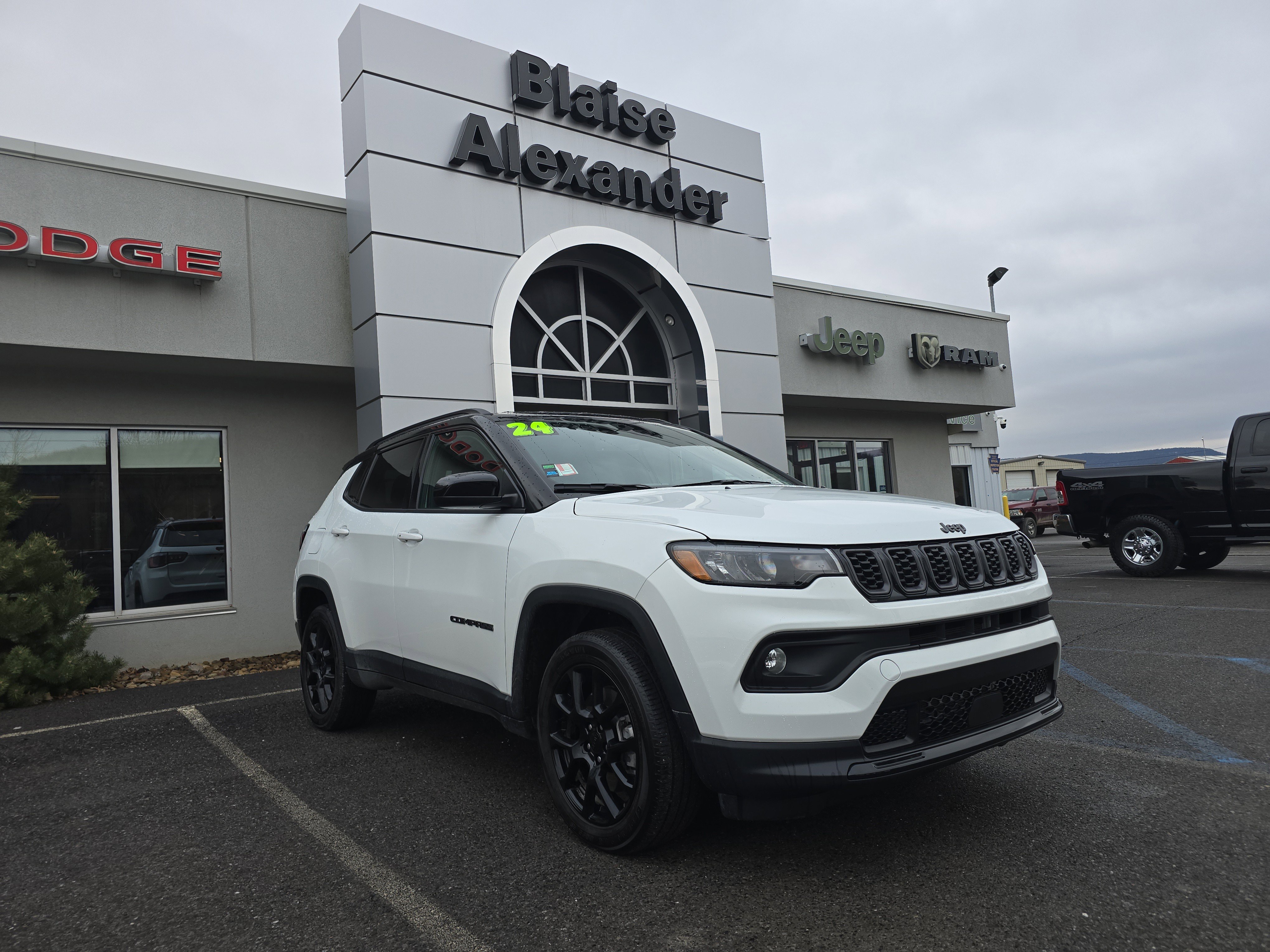 Used 2024 Jeep Compass Latitude w/ Convenience Group