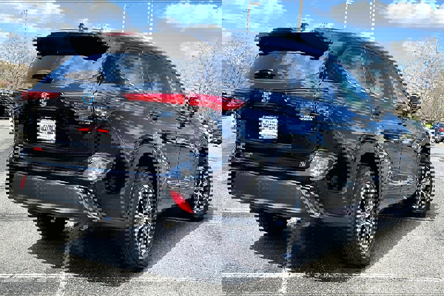 Used 2023 Toyota Highlander XLE image 12