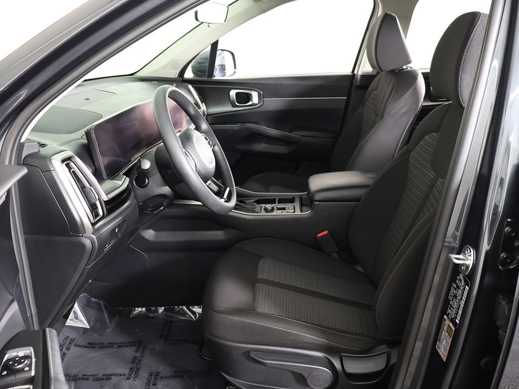 Certified 2024 Kia Sorento LX FWD image 29