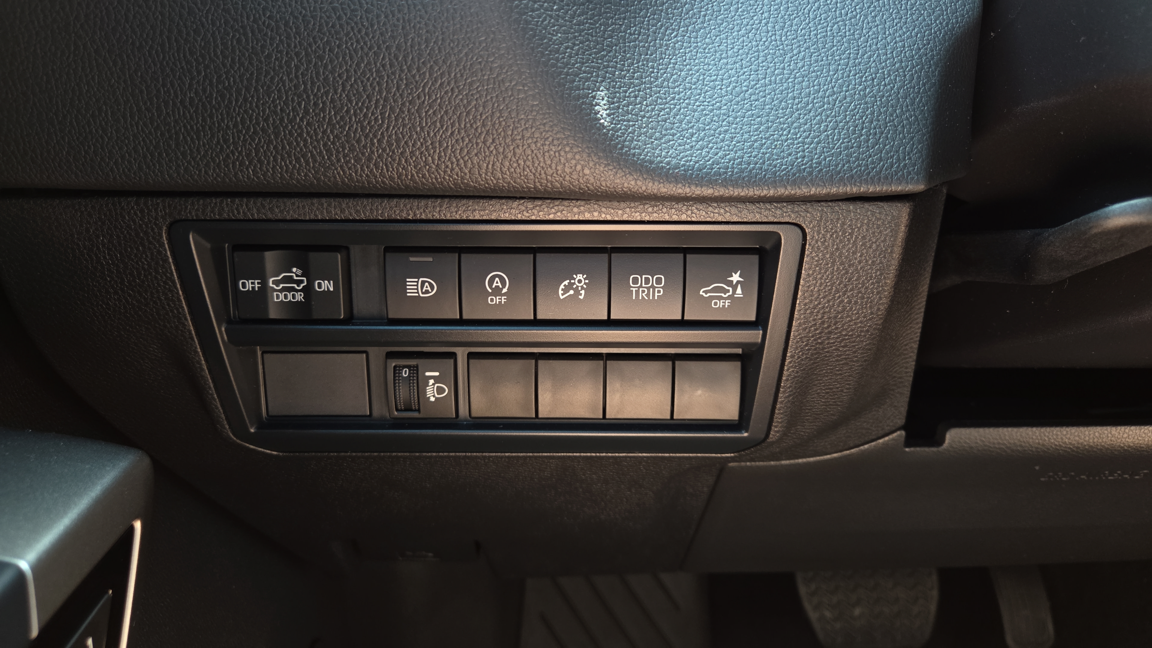 Certified 2025 Toyota Tundra Limited AWD/4WD image 19