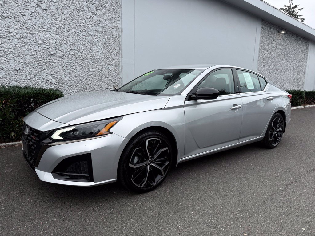 Used 2023 Nissan Altima 2.5 SR FWD 360° Tour