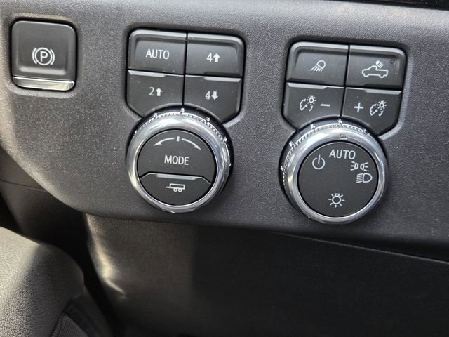 New 2026 GMC Sierra 1500 SLE w/ X31 Off-Road Package AWD/4WD image 17