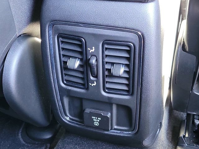 Used 2022 Jeep Grand Cherokee Laredo X RWD image 6