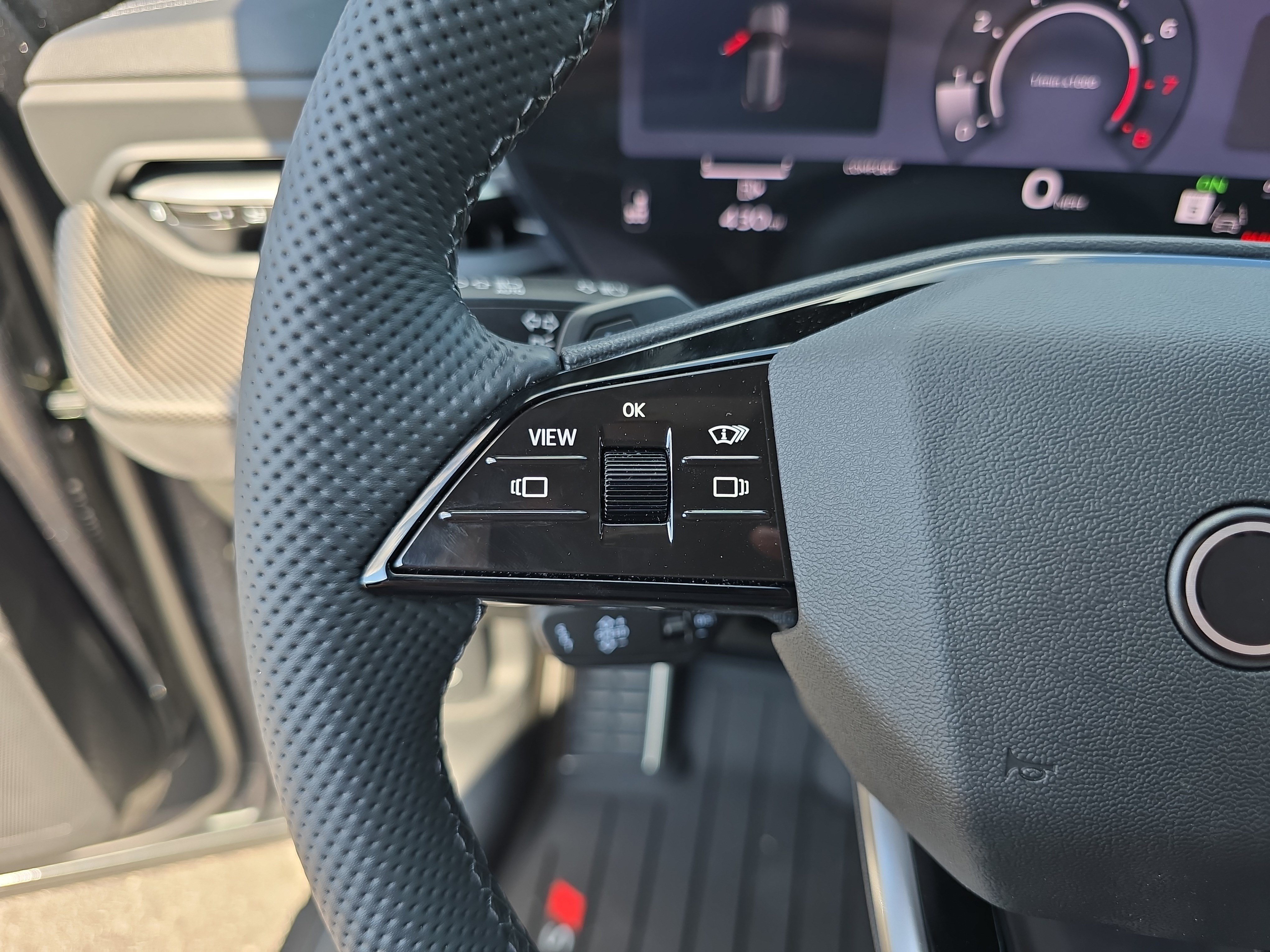 New 2026 Audi SQ5 Prestige AWD/4WD image 17