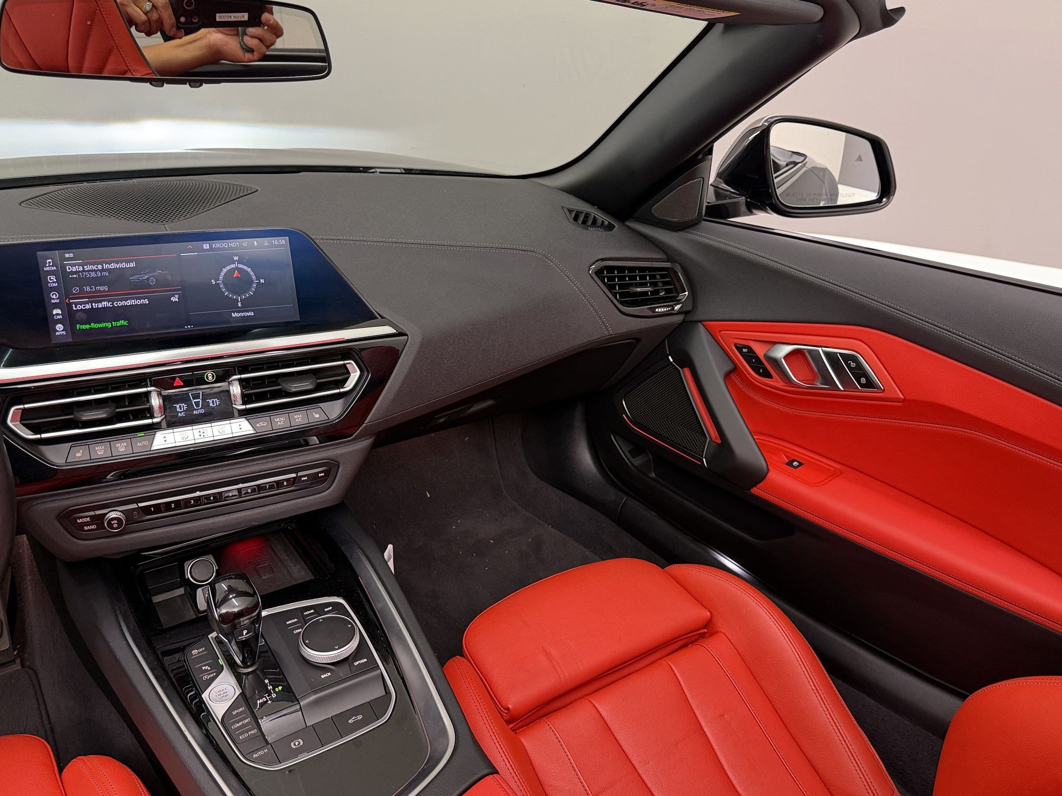 Used 2024 BMW Z4 M40i w/ Premium Package RWD image 31