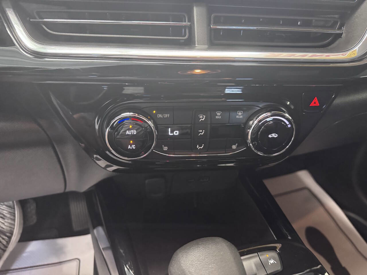 Used 2024 Chevrolet Trax RS w/ Driver Confidence Package image 27