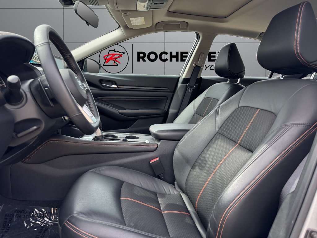Used 2021 Nissan Altima 2.5 SR w/ SR Premium Package FWD image 10