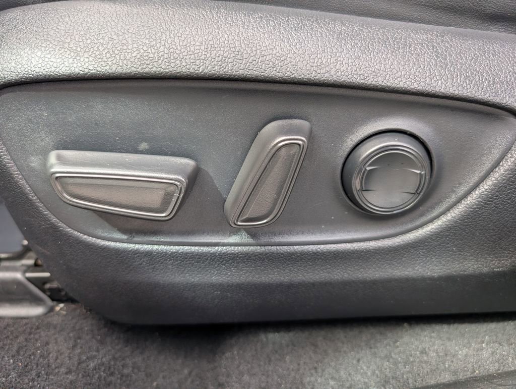 Used 2020 Toyota RAV4 Adventure AWD/4WD image 16