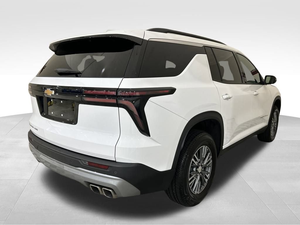 Used 2025 Chevrolet Traverse LT image 8