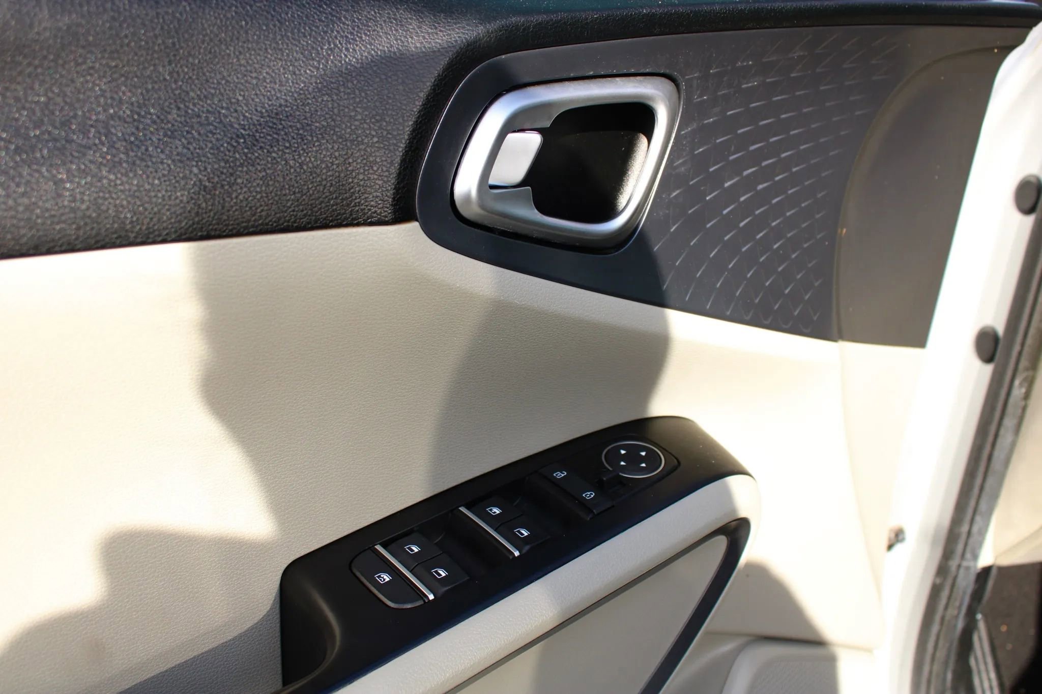 Used 2020 Kia Soul EX FWD image 16