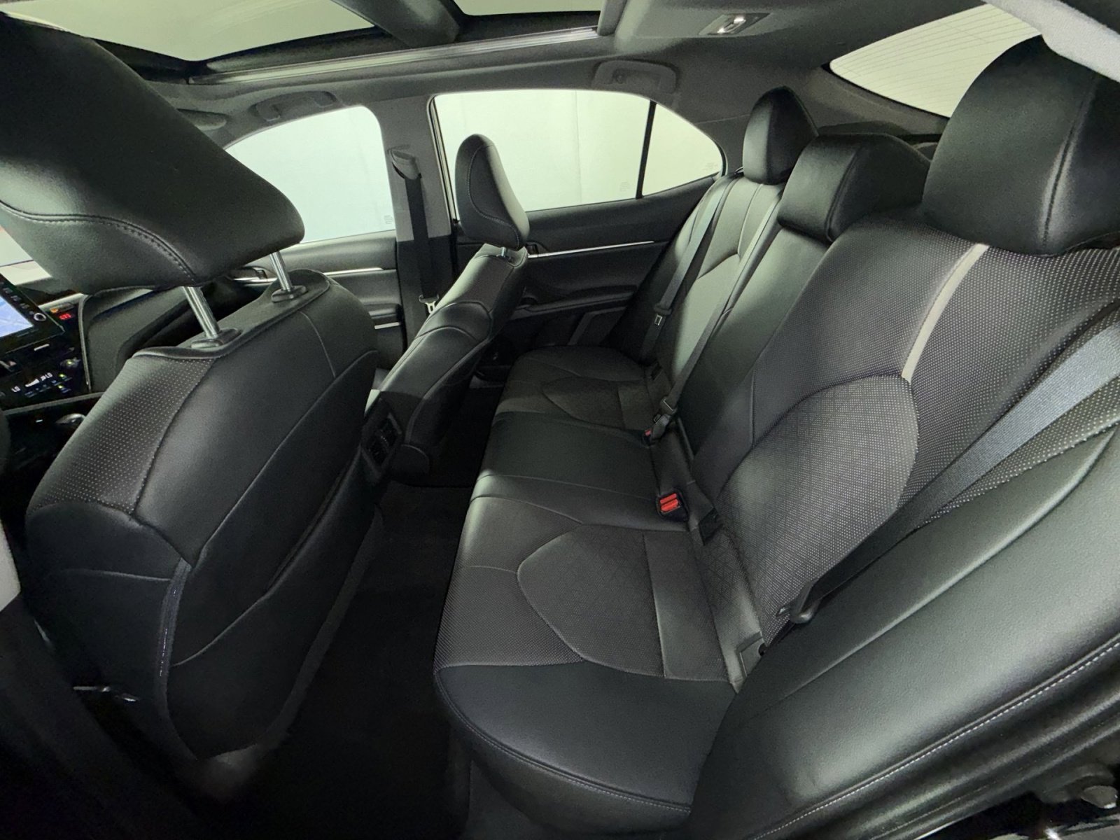 Used 2022 Toyota Camry XSE w/ Navigation Package image 25