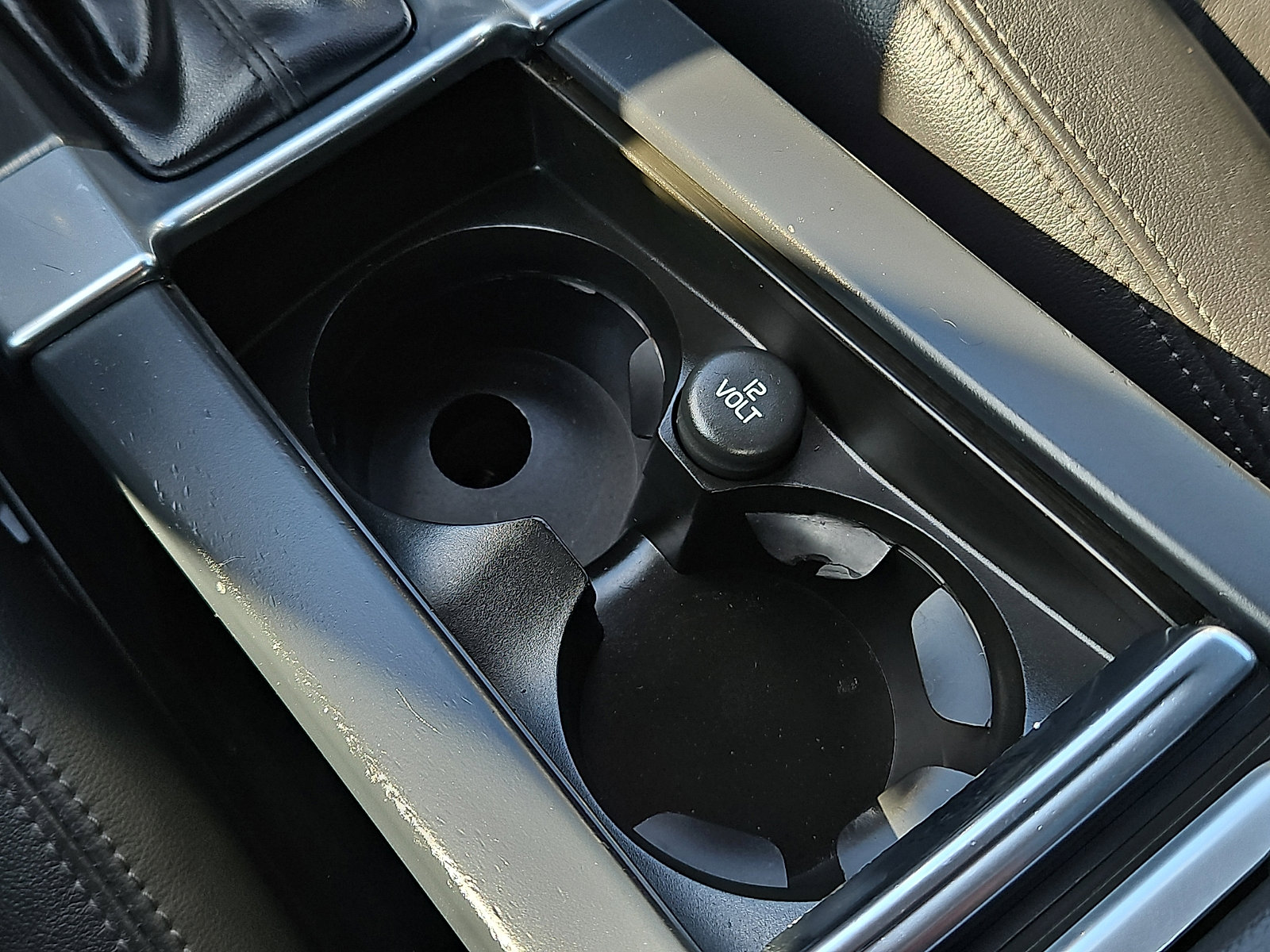 Used 2016 Volvo XC60 T5 Premier image 24