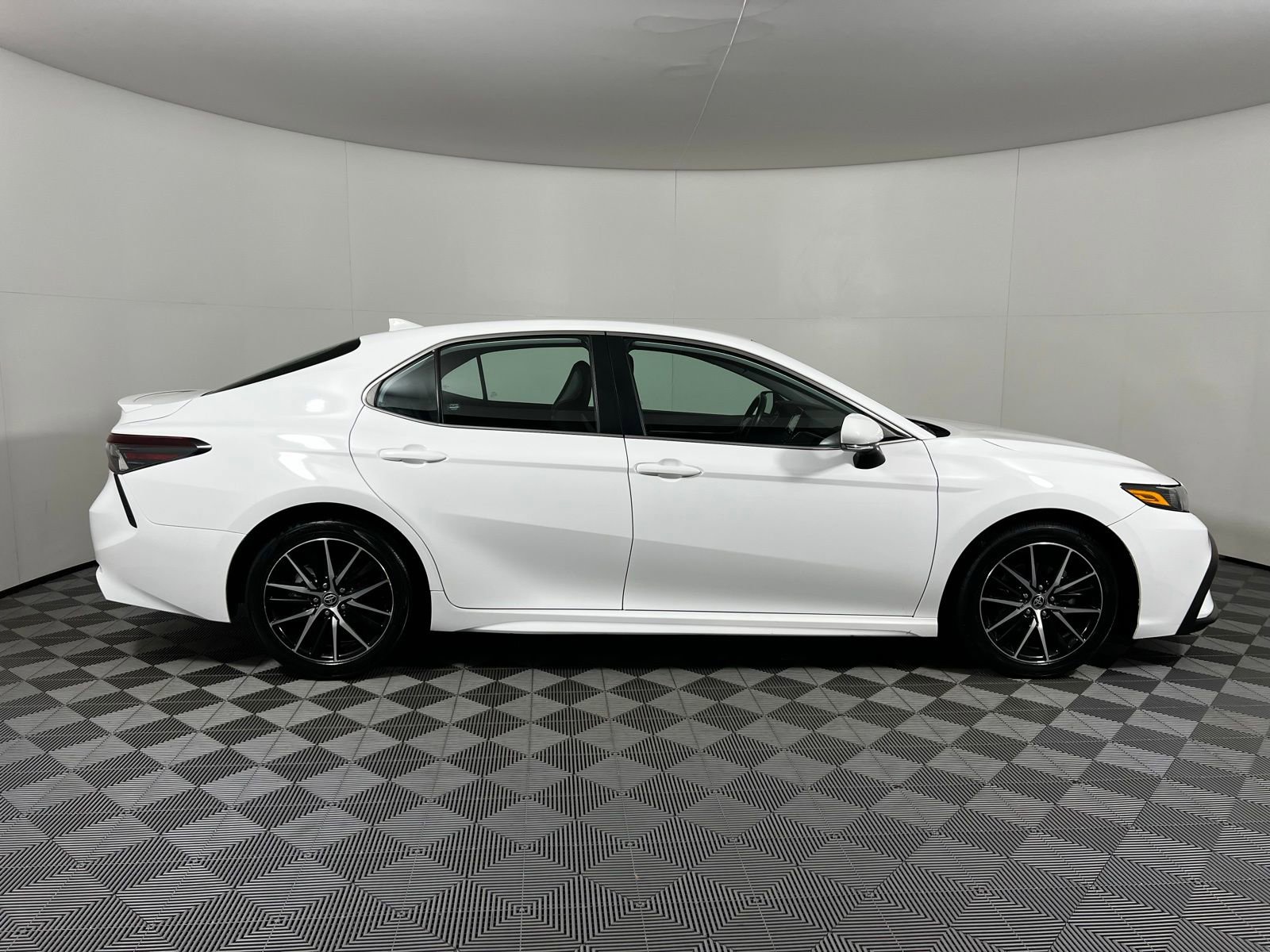 Certified 2023 Toyota Camry SE image 4