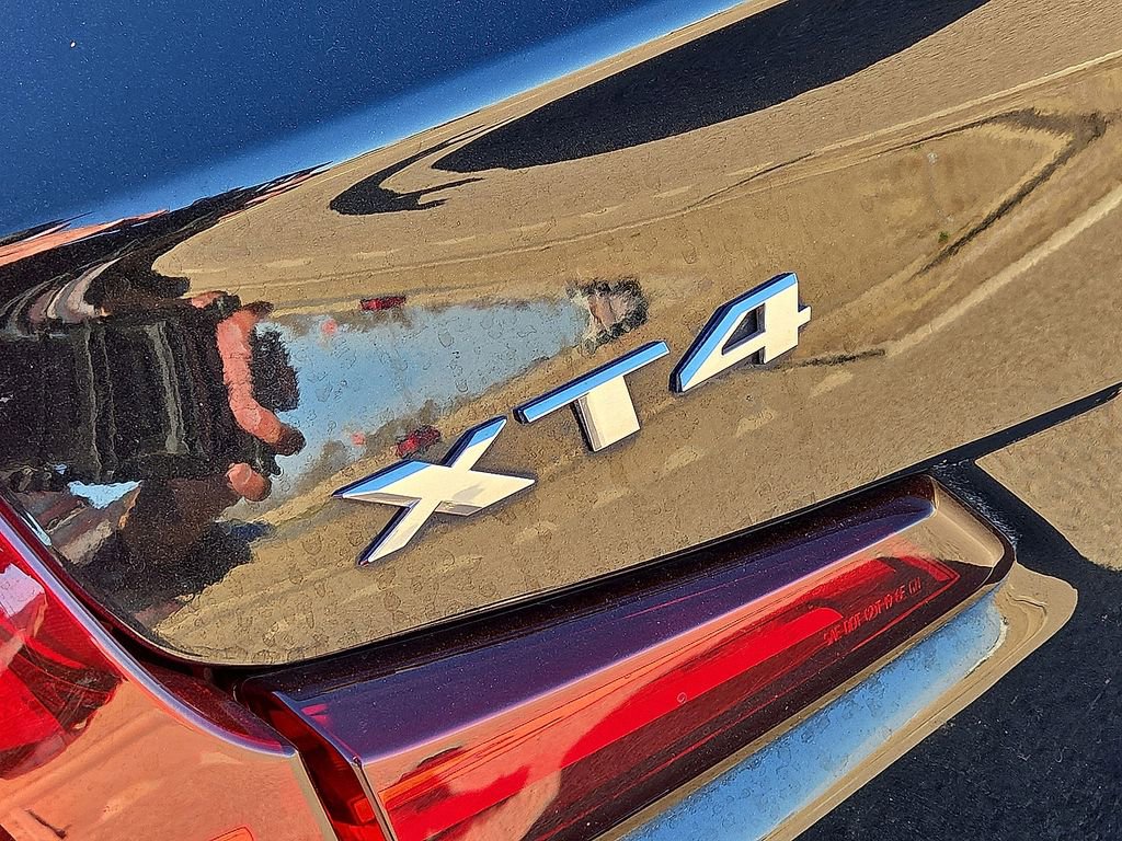 Used 2023 Cadillac XT4 Premium Luxury image 12