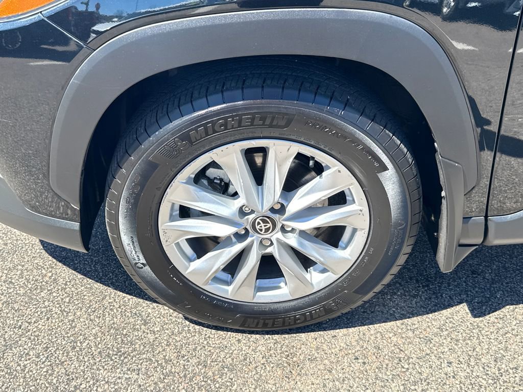 Used 2024 Toyota Corolla Cross LE w/ Moonroof Package AWD/4WD image 37