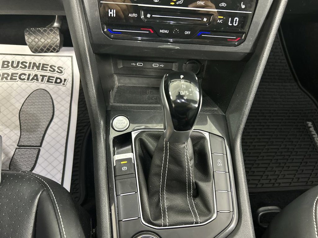 Certified 2024 Volkswagen Tiguan SE w/ Panoramic Sunroof Package AWD/4WD image 17