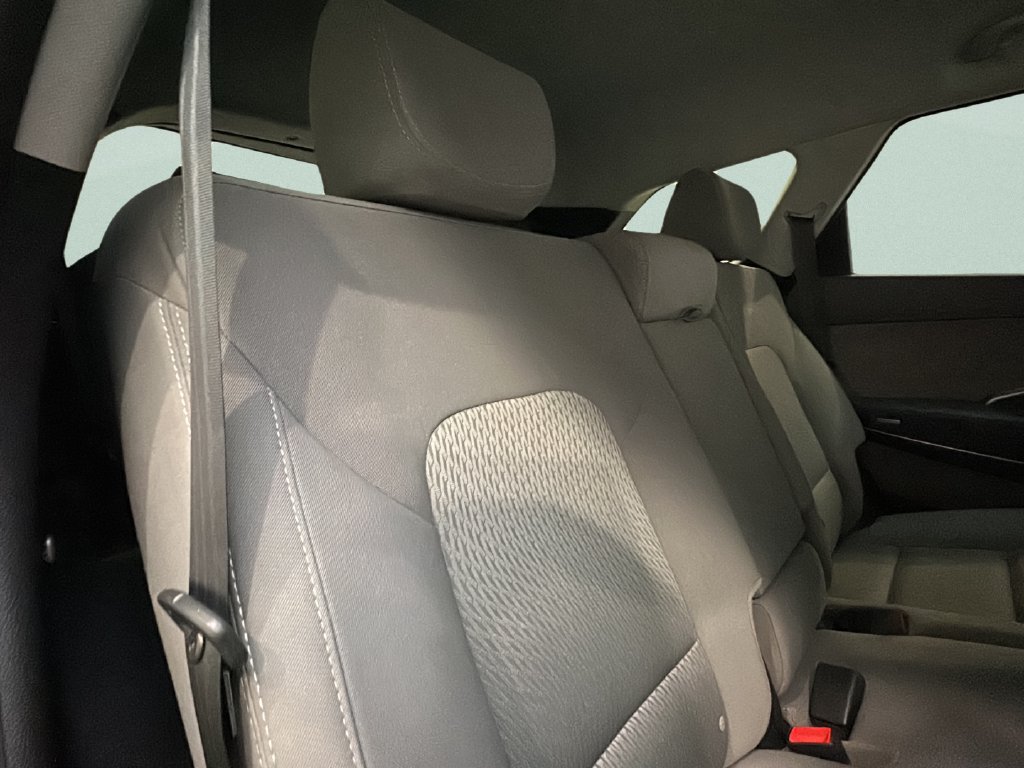 Used 2017 Hyundai Santa Fe SE AWD/4WD image 14