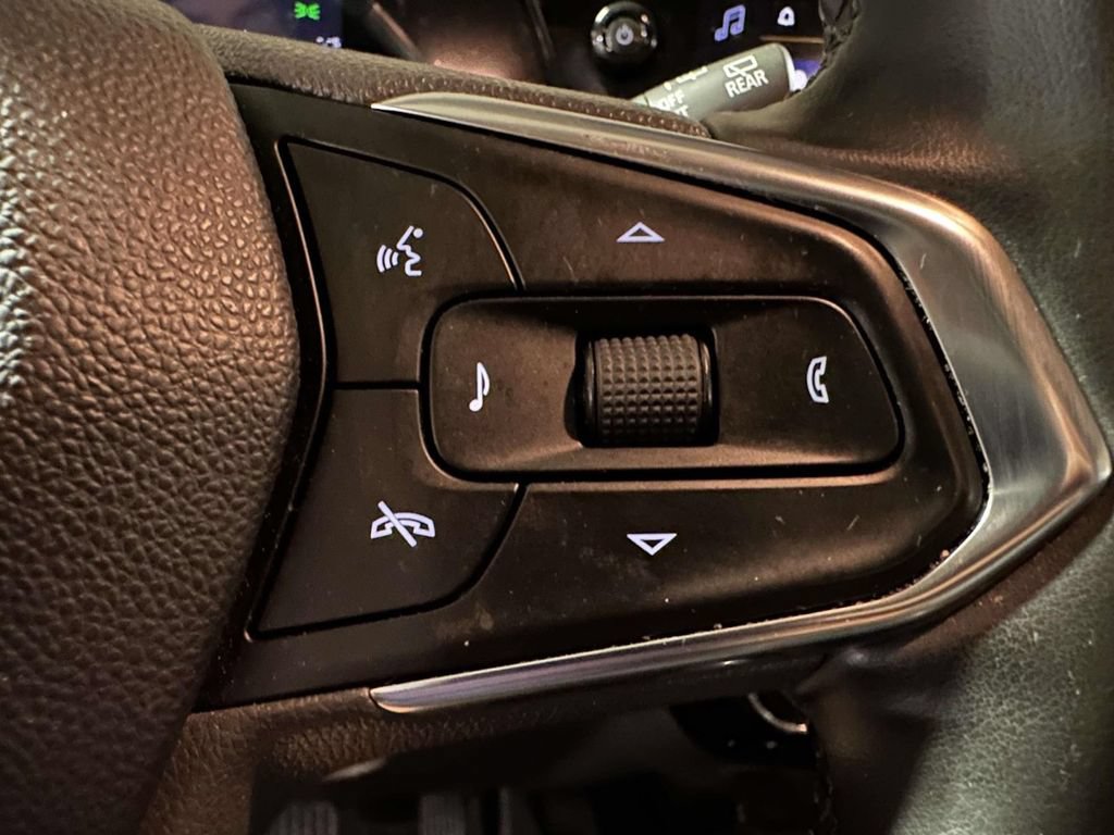Certified 2024 Chevrolet Trax ACTIV w/ Sunroof Package FWD image 30