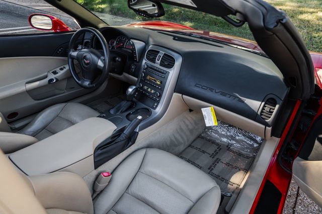 Used 2006 Chevrolet Corvette Convertible w/ Preferred Equipment Group image 18