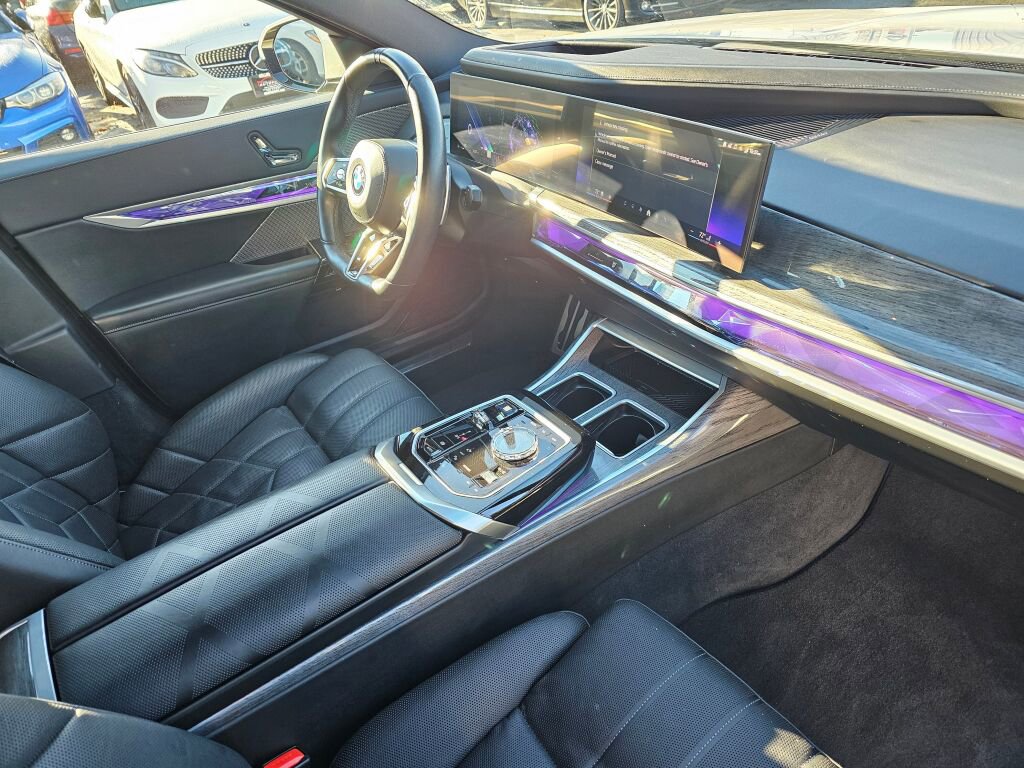 Used 2024 BMW 740i xDrive image 11