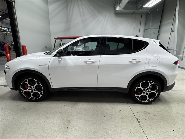 Used 2024 Alfa Romeo Tonale Veloce w/ Active Assist Package AWD/4WD image 4