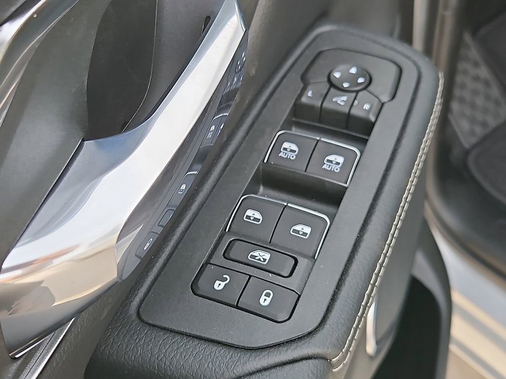 New 2026 RAM 1500 Laramie AWD/4WD image 13