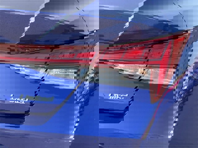 Used 2021 Hyundai Elantra Limited image 6