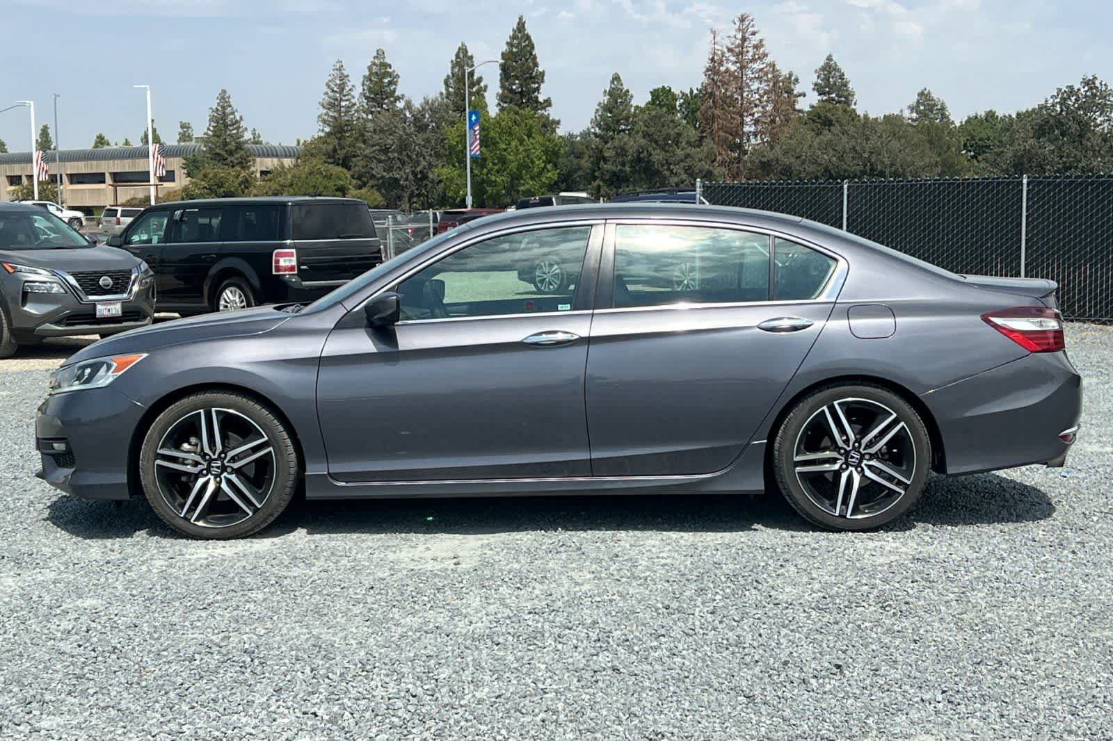 Used 2017 Honda Accord Sport image 6