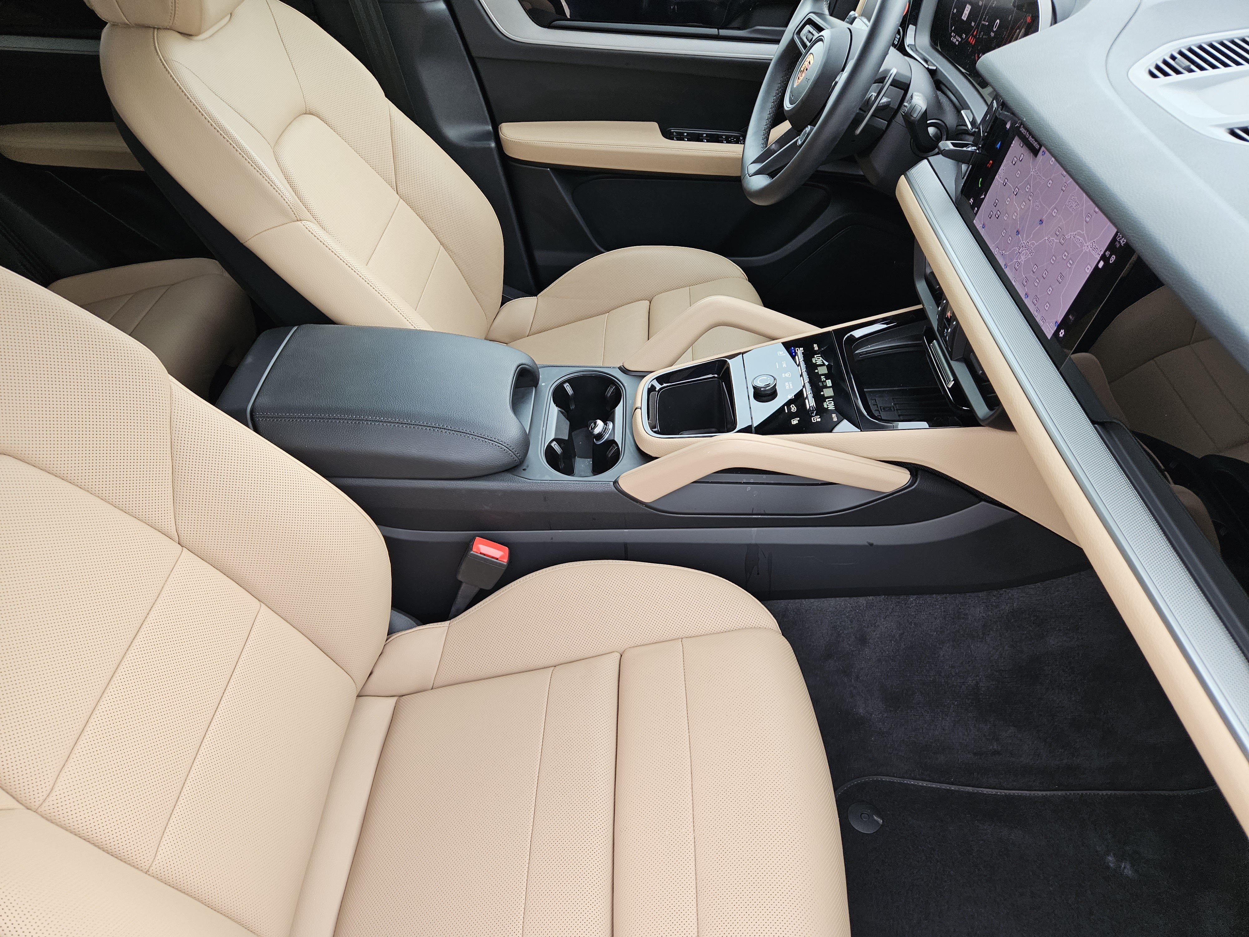 Certified 2026 Porsche Cayenne AWD/4WD image 15