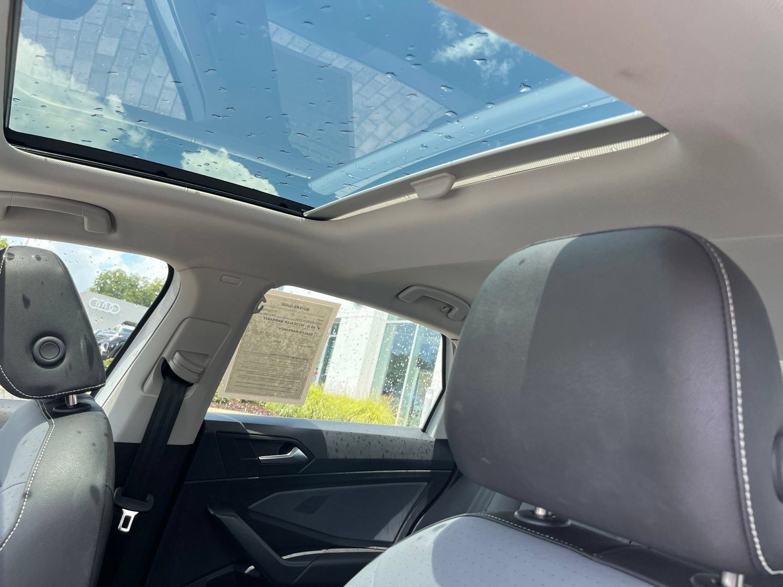 Certified 2025 Volkswagen Jetta SE FWD image 34