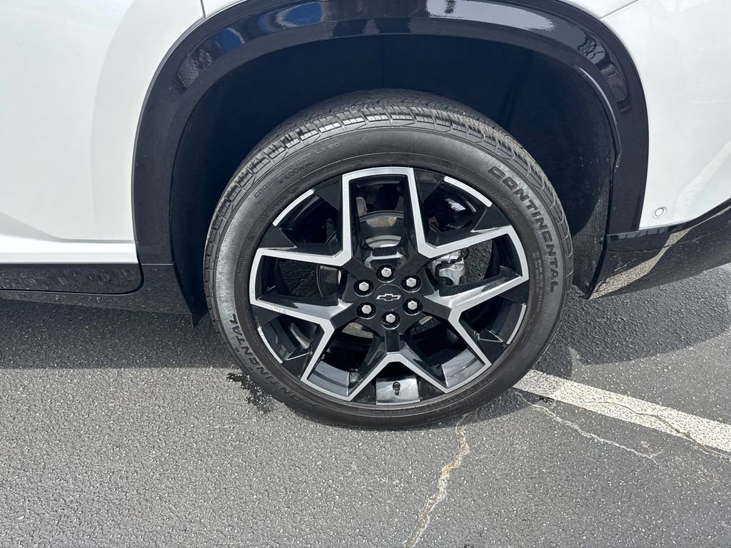 Used 2025 Chevrolet Traverse High Country image 21