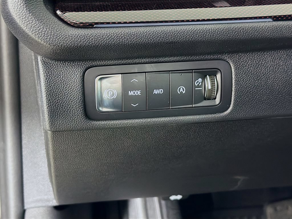 New 2026 Chevrolet Traverse RS w/ LPO, Floor Liner Package AWD/4WD image 10
