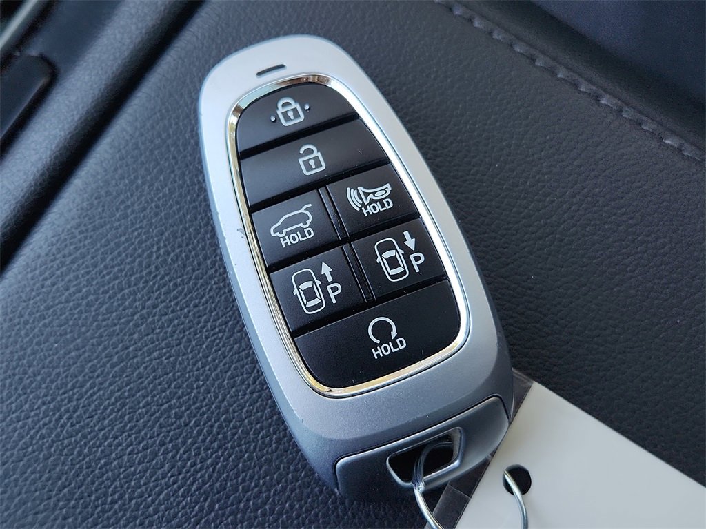 Used 2022 Hyundai Tucson Limited image 32