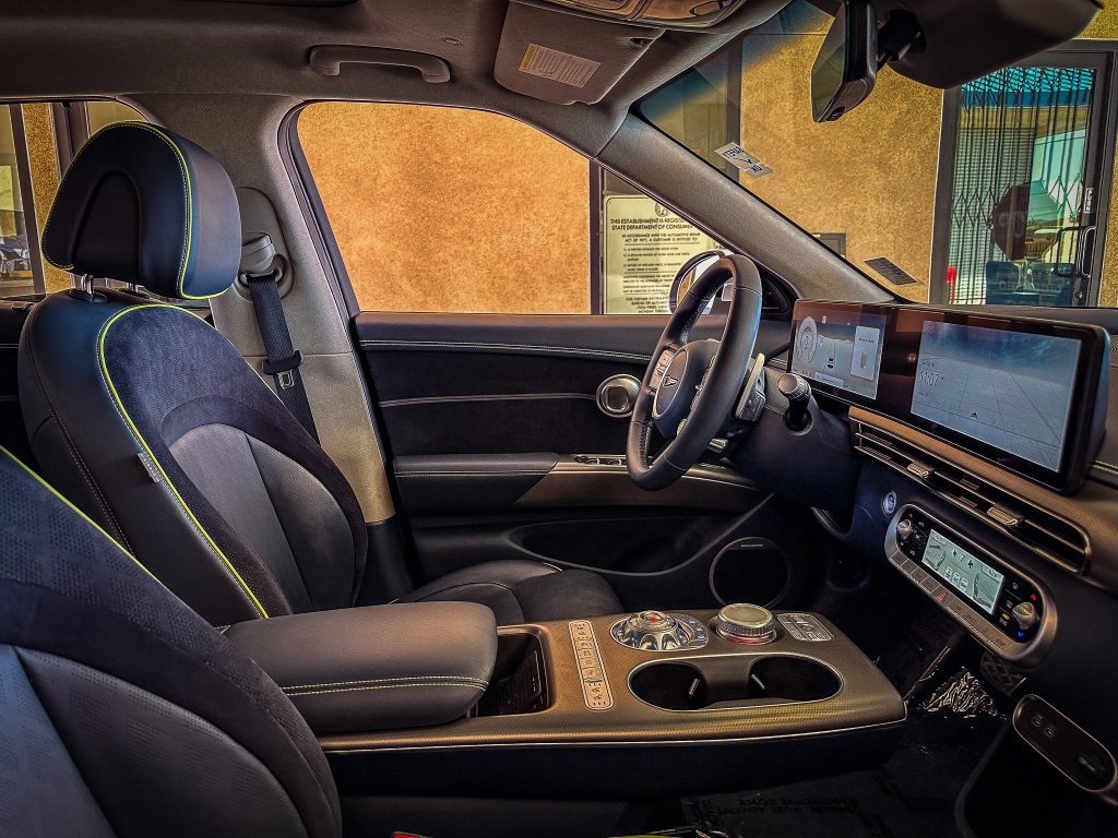 Used 2023 Genesis GV60 Performance image 30