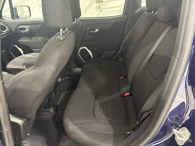 Used 2018 Jeep Renegade Latitude FWD image 24