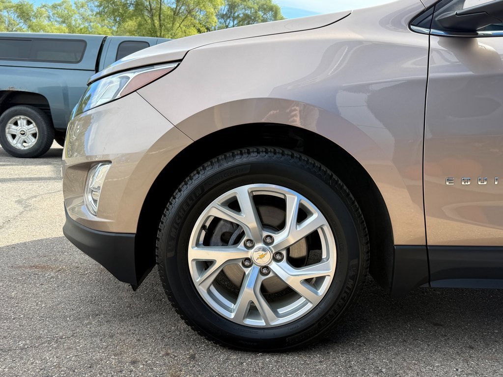 Certified 2018 Chevrolet Equinox LT w/ Sun & Infotainment Package image 11