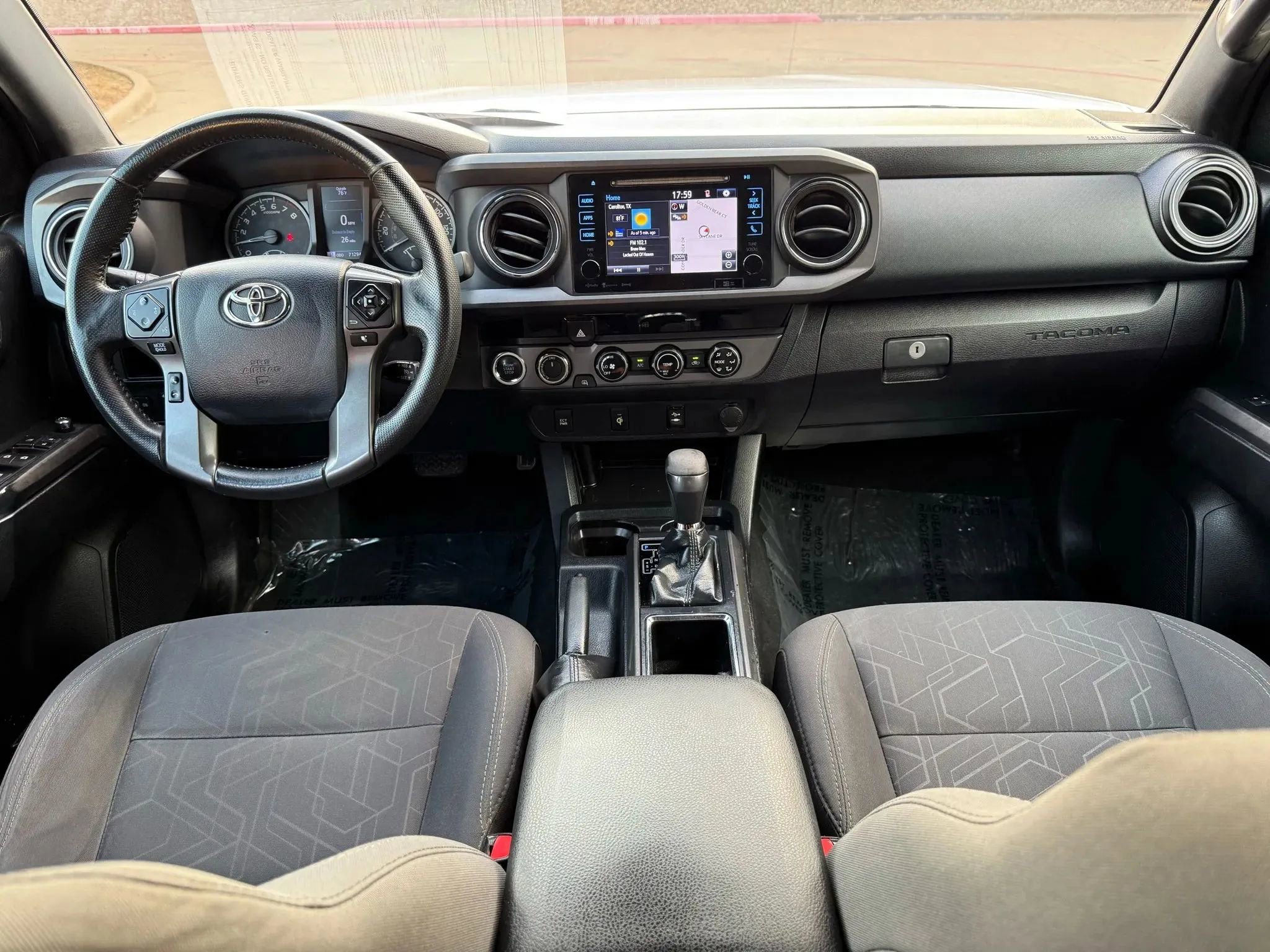 Used 2017 Toyota Tacoma TRD Off-Road w/ Tow Package (A/T) image 10